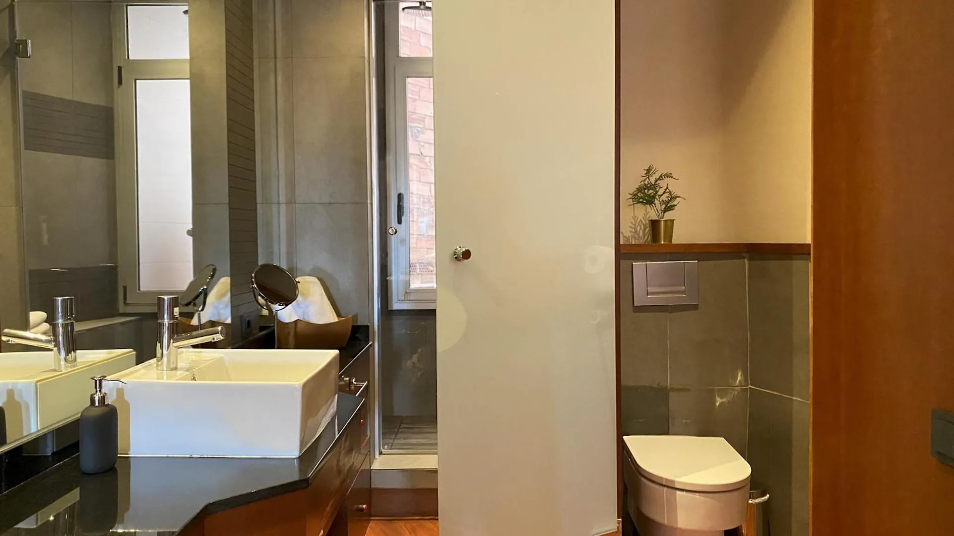 Luminous Designer Loft Style Apt Eixample Views By Myrentalhost Barcelona Apartamento